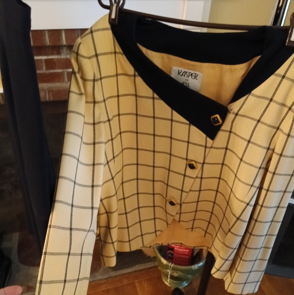 Kasper Beige Checkered Blazer with Black Trim Vintage